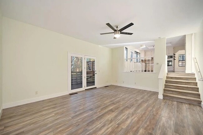 Building Photo - Beautiful 3BR/3BA Home on 1 Acre in Gated ...