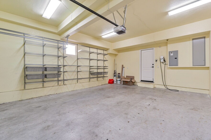 Building Photo - 2678 Deerwood Dr