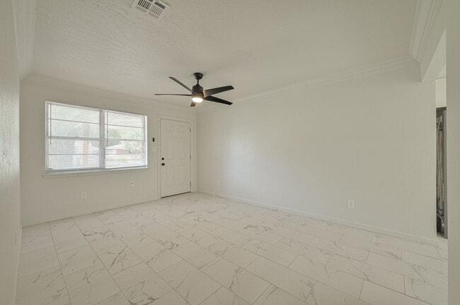 Building Photo - 3912 Parkwoods Ln