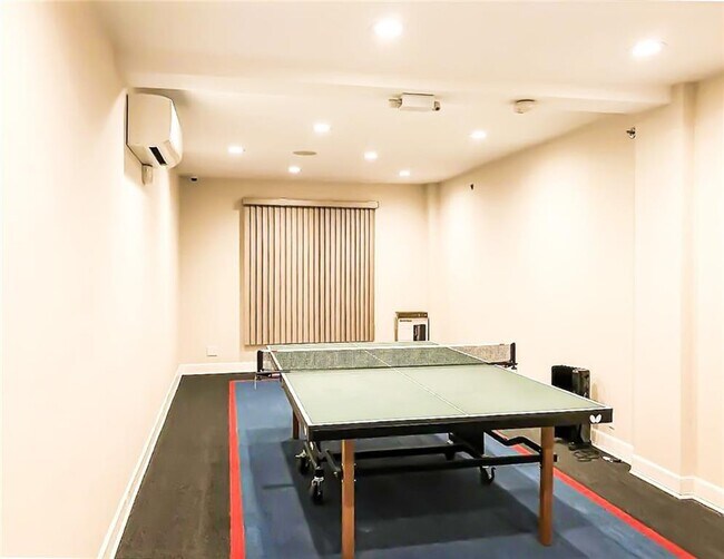 Building Photo - 50 Brighton 1st Rd