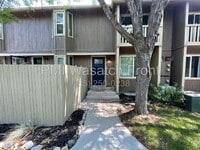 Building Photo - 662 E Cobblestone Ln