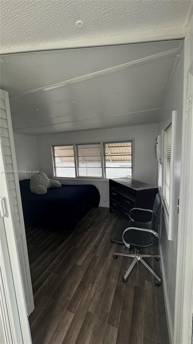 Building Photo - 601 NE 4th Ct.