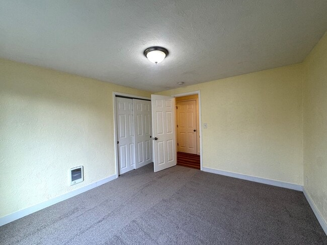 Building Photo - Charming Tacoma Home with Fireplace & Detached Shop