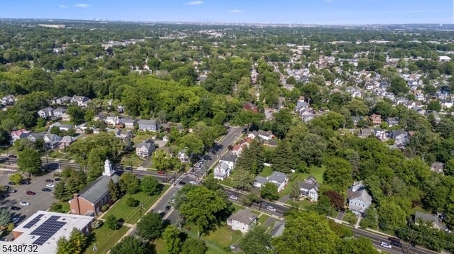Building Photo - 306 Walnut Ave