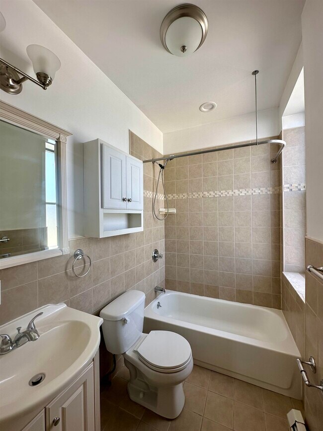 Building Photo - 275 Webster Ave