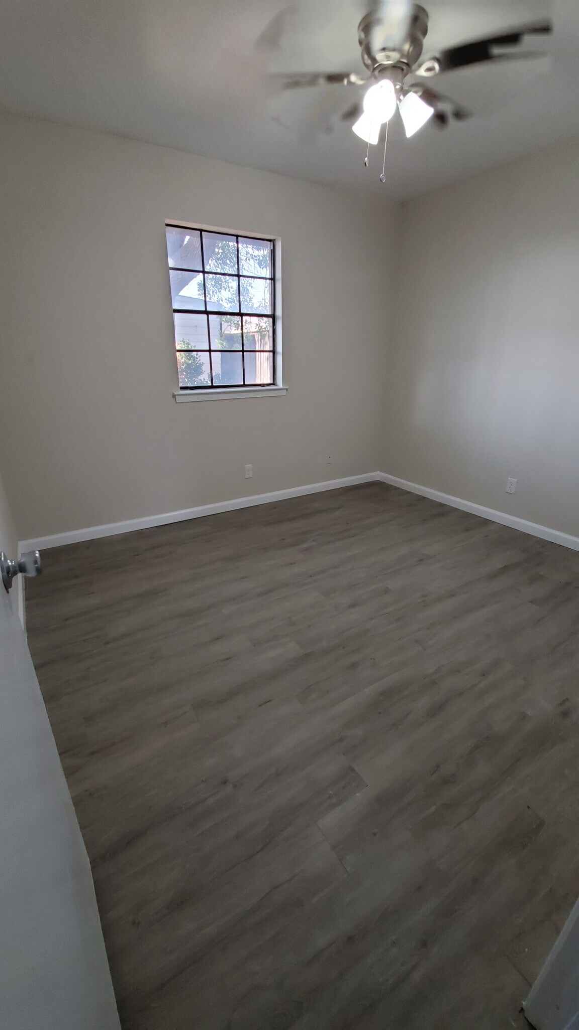 Building Photo - 2042 Magill St