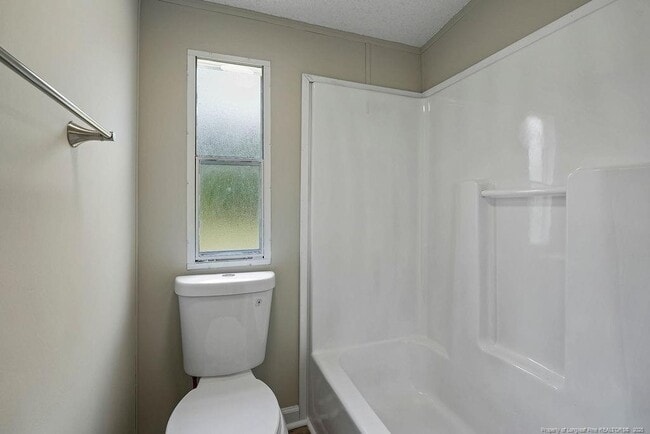 Building Photo - 226 Twin Creek Dr