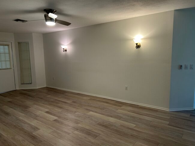 Building Photo - 6665 Water Oak Ct