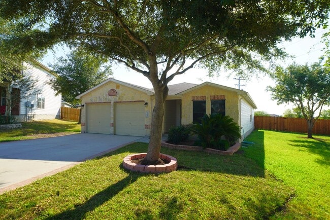 Building Photo - Immaculately upgraded and maintained home now available in Cibolo! Realtor Commission: $550