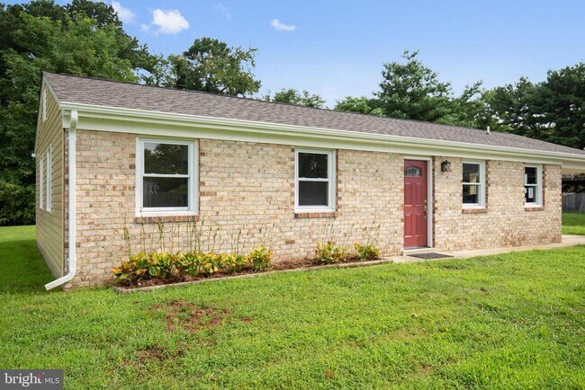 Building Photo - 6055 Dawn Dr