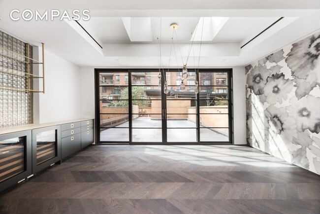 Building Photo - 340 Albany St