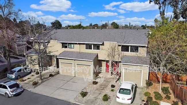 Building Photo - 700 Chiquita Ave