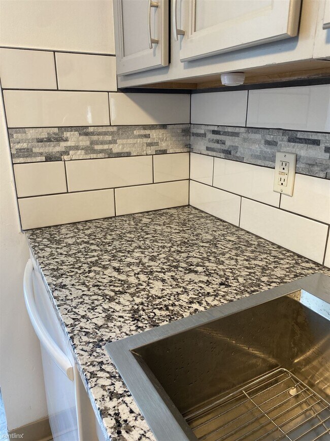 Building Photo - 3 br, 2 bath Condo - 857 Brandon Ave 857B