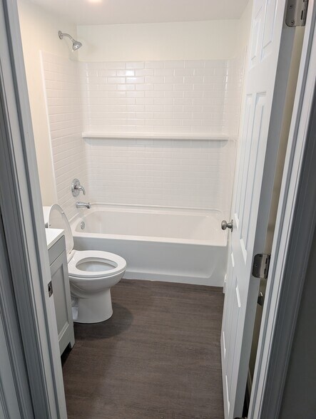 bathroom - 1123 Bethlehem Pike