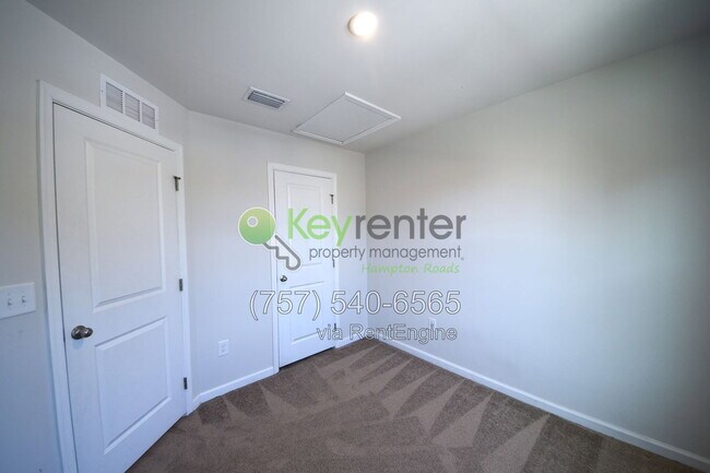 Building Photo - 49 Manilla Cir