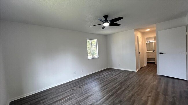 Building Photo - 6519 W Newberry Rd