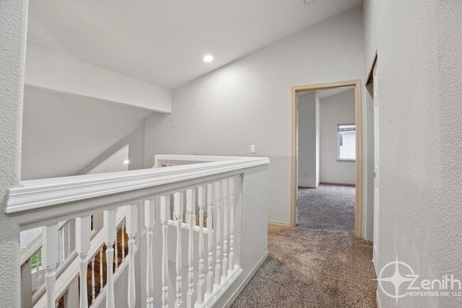 Building Photo - 17019 SE 3rd St