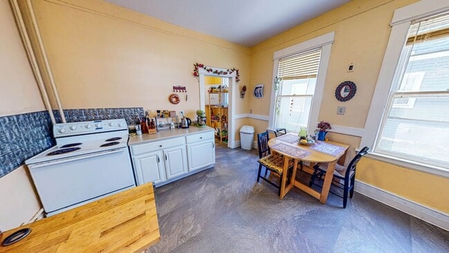 Building Photo - Spacious Apartments in Prime East Rock by East Rock Park!