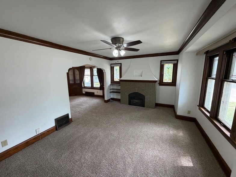 Building Photo - 2176 S 64th St
