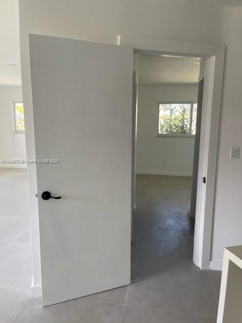 Building Photo - 11922 NE 12th Ct