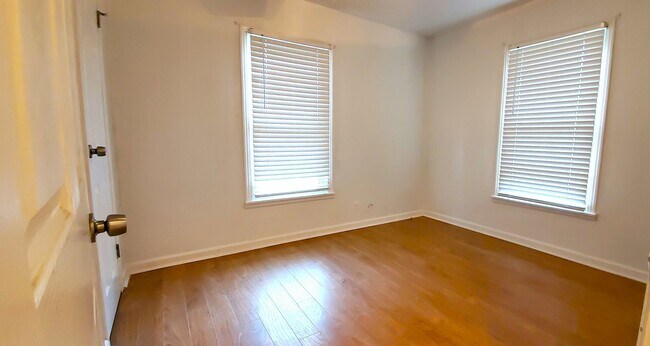 Building Photo - BRICK HOUSE!!! 3-bedroom, 1-bath, Close to...