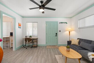 Building Photo - 1407 E McKinley St