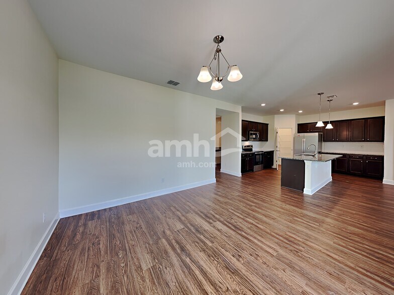 Building Photo - 5933 Hampton Creek Rd