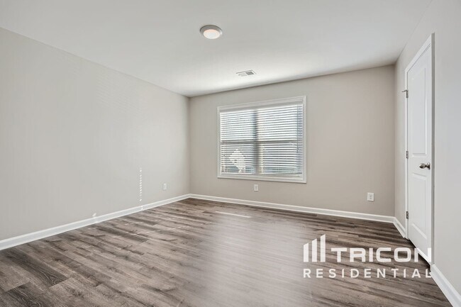 Building Photo - 2906 Cove View Ct SE