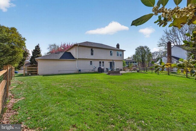 Building Photo - 2208 Halter Ln