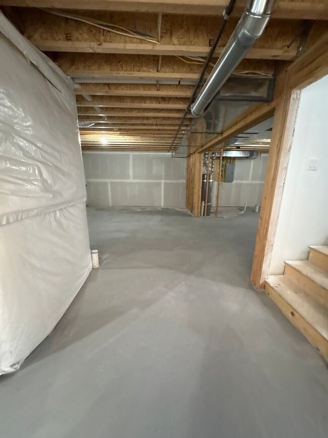 Building Photo - 729 W 350 N