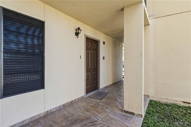 Building Photo - 2900 Ashley Dr