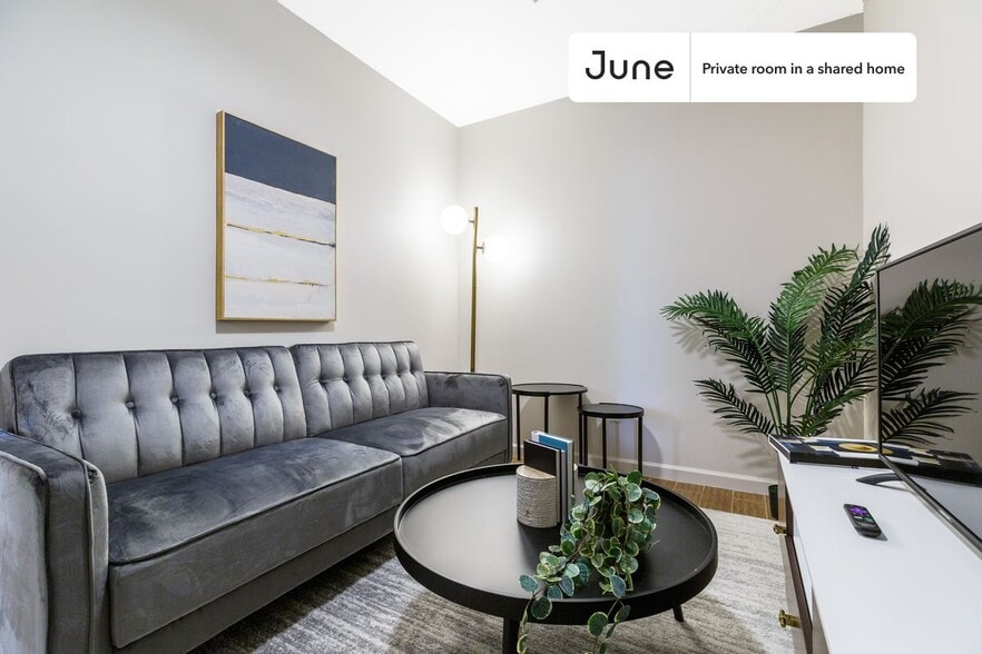 Building Photo - Room in Shared 3 bed/1 bath home in Chinatown