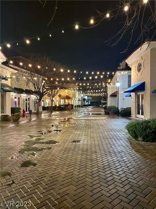 Building Photo - Stunning studio in Lake Las Vegas