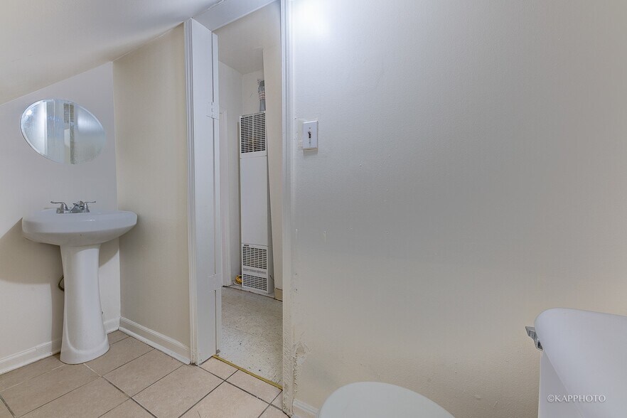 Building Photo - 3121 W 39th Pl