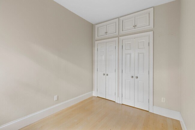 Building Photo - 17 Follen St