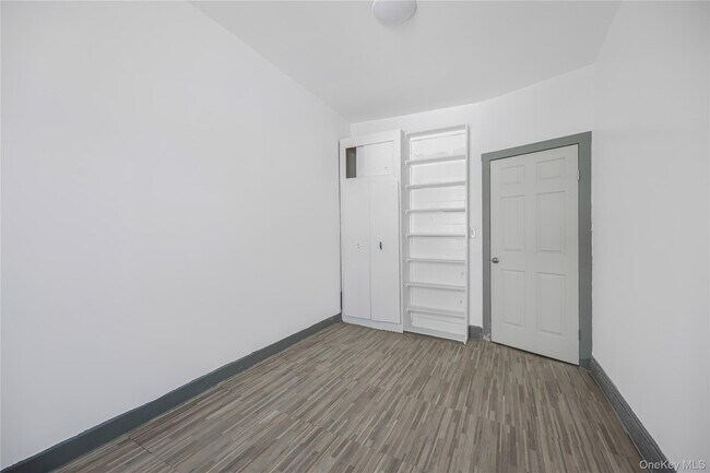 Building Photo - 1260 Evergreen Ave