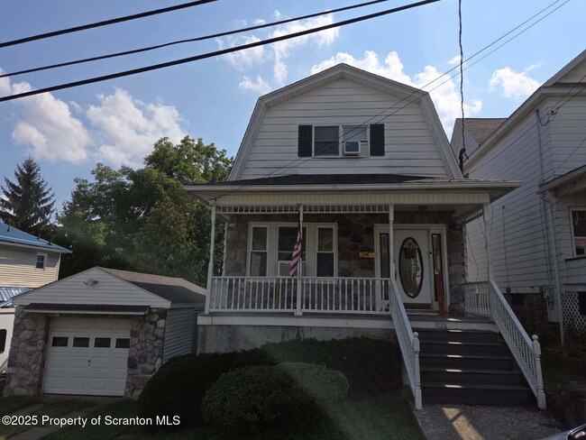 Building Photo - 1028 Alder St