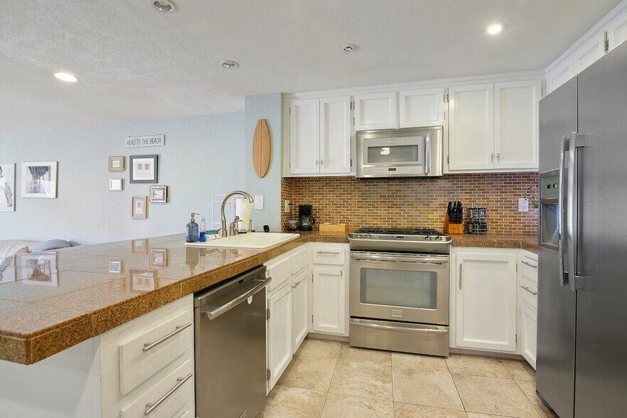 Building Photo - 737 Seacoast Dr