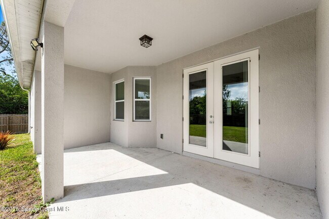 Building Photo - 295 San Marino Rd SW