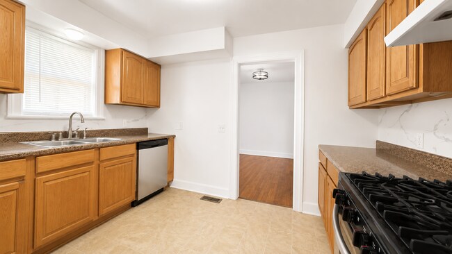 Building Photo - 3774 Chatham Cir