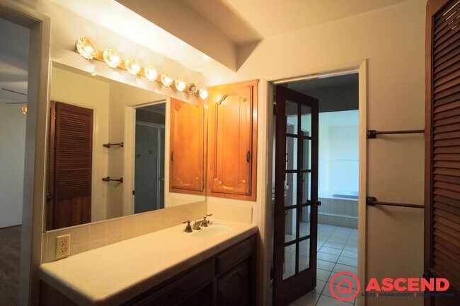 Building Photo - Stunning Home In Southwest Bakersfield!