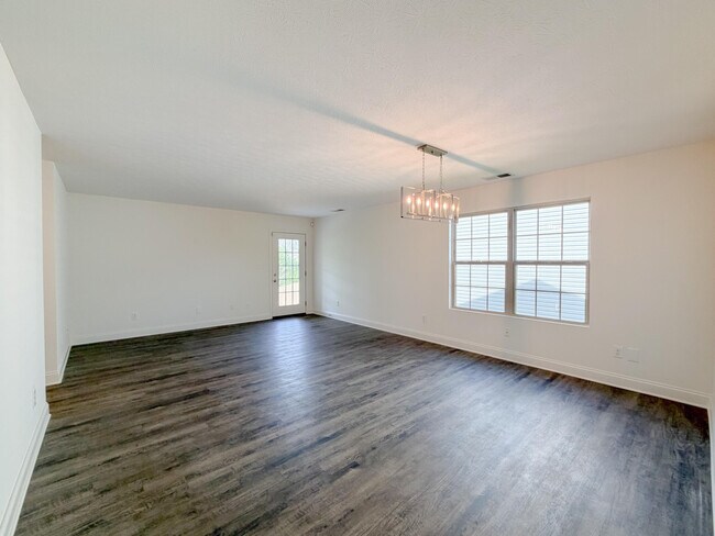 Building Photo - 1240 Orchard Dr