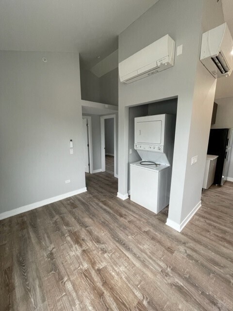 Building Photo - 1502 Fowler Ave