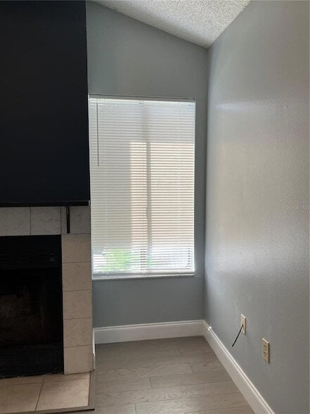 Building Photo - 537 Sun Ridge Pl
