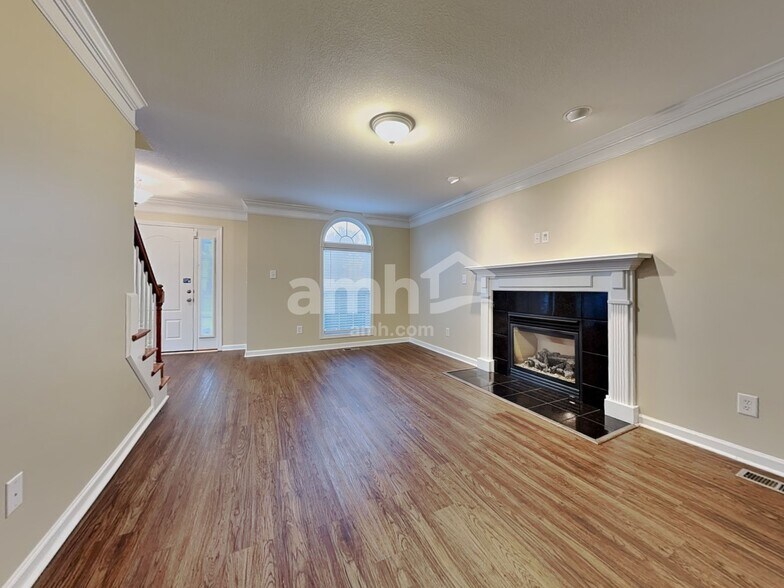 Building Photo - 5523 Golden Gate Rd