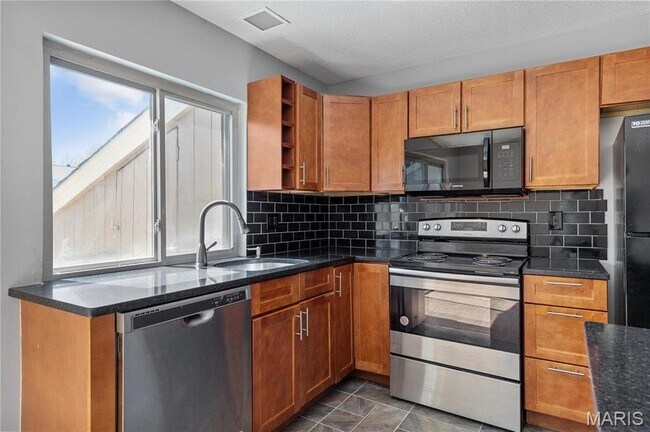 Building Photo - 147 Harbor View Dr