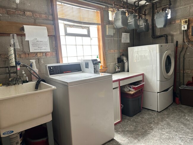 Building Photo - 3517 W 79th St