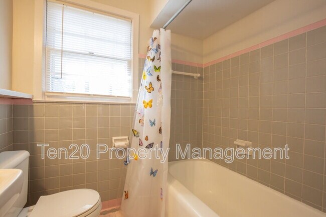 Building Photo - 4264 Yates Dr