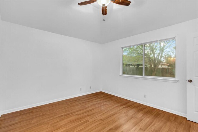 Building Photo - 16613 Jaron Dr