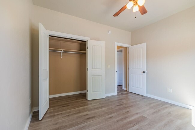 Building Photo - Beautiful 3 Bed 2 Bath Home